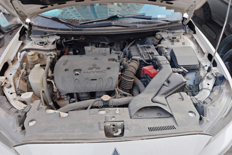 三菱 翼神 2016款 1.8L 手动黑白复刻版局部细节24