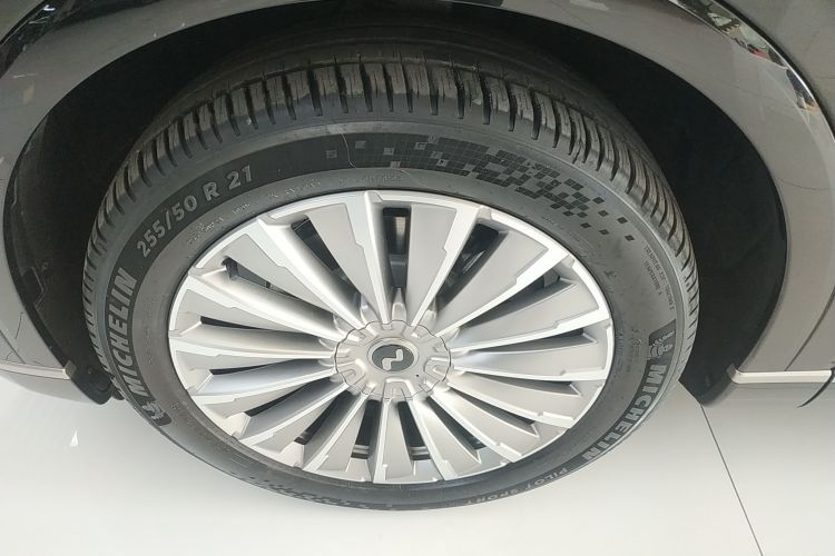 乐道L90 2025款 Ultra 六座版车身外观6007