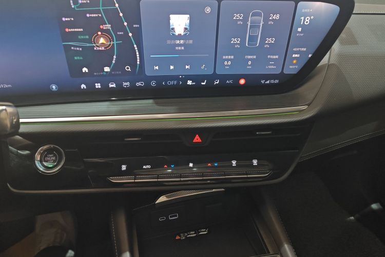 别克 2025款 昂科威Plus 28T 两驱白金版中控内饰16