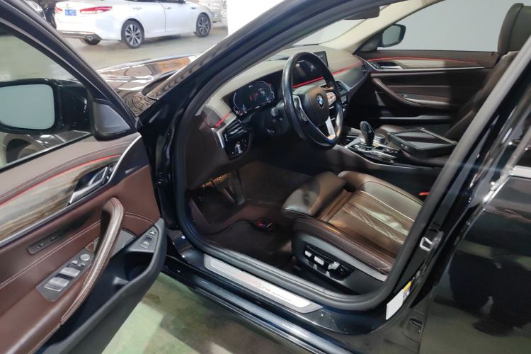 宝马5系新能源 2019款 改款 530Le 先锋版中控内饰7003