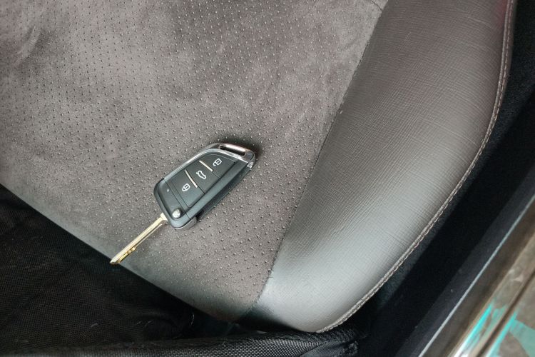 丰田 锐志 2013款 2.5V 尚锐版中控内饰11