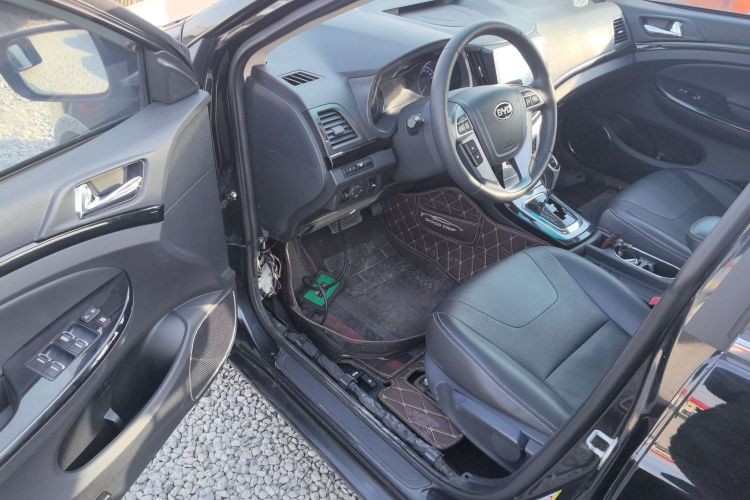 比亚迪 速锐 2014款 1.5TID 自动豪华型中控内饰20