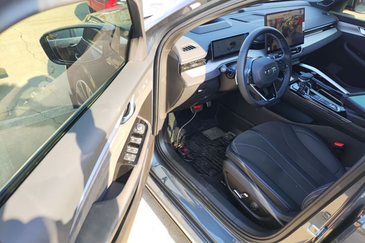 吉利汽车 星瑞 2025款 东方曜 2.0TD 望月版中控内饰7003