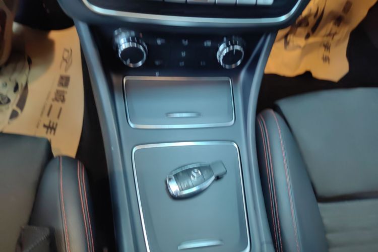 奔驰CLA 2018款 CLA 220 4MATIC中控内饰16