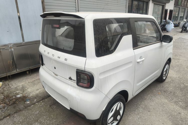 吉利银河 熊猫 2025款 210km 元气熊车身外观7