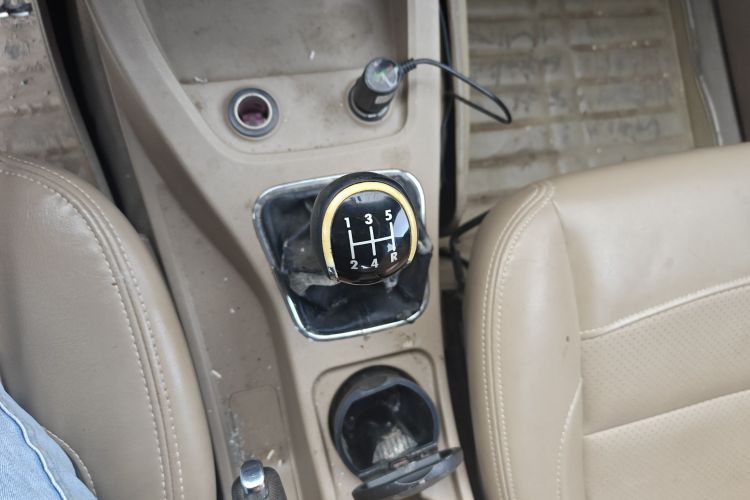 五菱汽车 五菱宏光 2014款 1.5L S舒适型中控内饰18