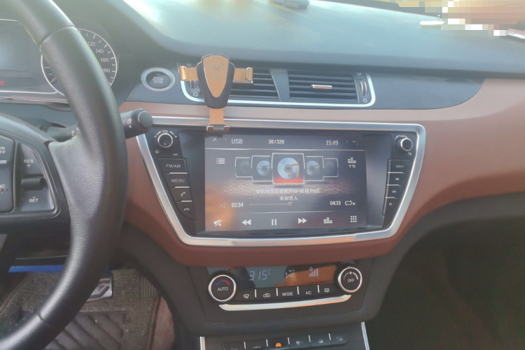 陆风X7 2018款 劲越 1.5T 全景尊享型中控内饰16