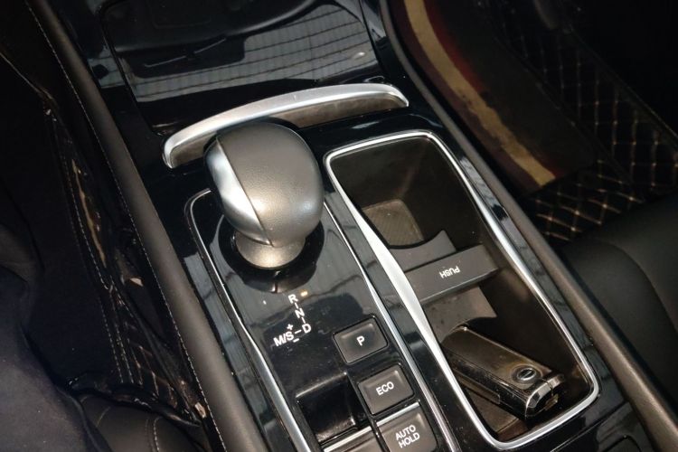 广汽传祺 传祺GA6 2019款 270T 自动豪华版中控内饰18