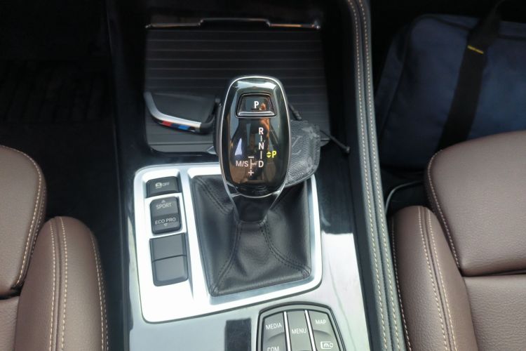 宝马1系 2021款 120i M运动曜夜版中控内饰18