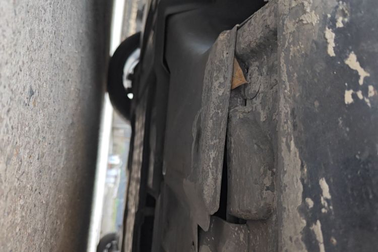 奔驰E级 2017款 E 300 L 豪华型局部细节9004