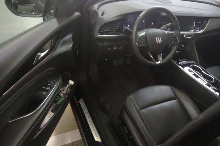 别克 君威 2024款 改款 28T 纵享版中控内饰20