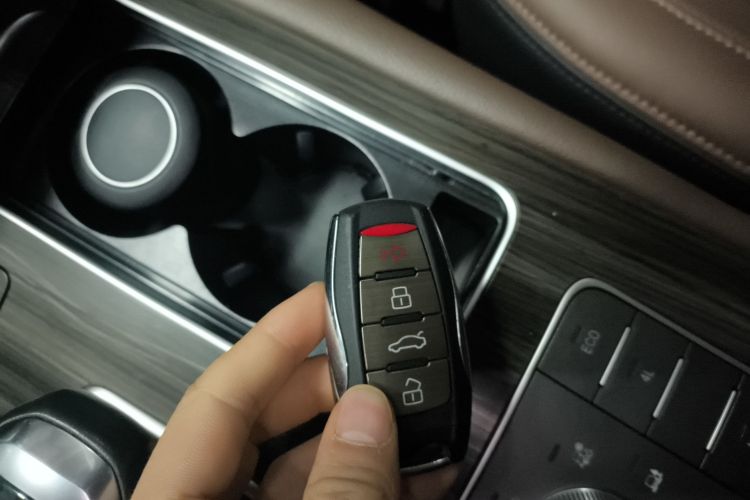 哈弗H9 2017款 2.0T 汽油四驱尊享型 5座中控内饰11