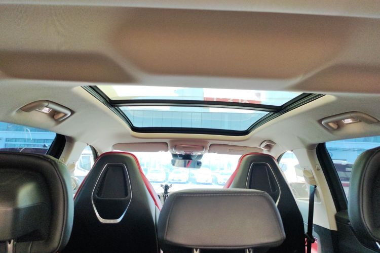 红旗HS3 2023款 1.5T 两驱善为版中控内饰22