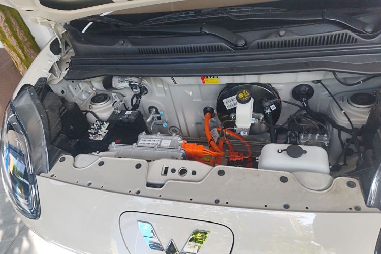 五菱汽车 宏光MINIEV 2025款 四门版 臻享款机舱底盘24