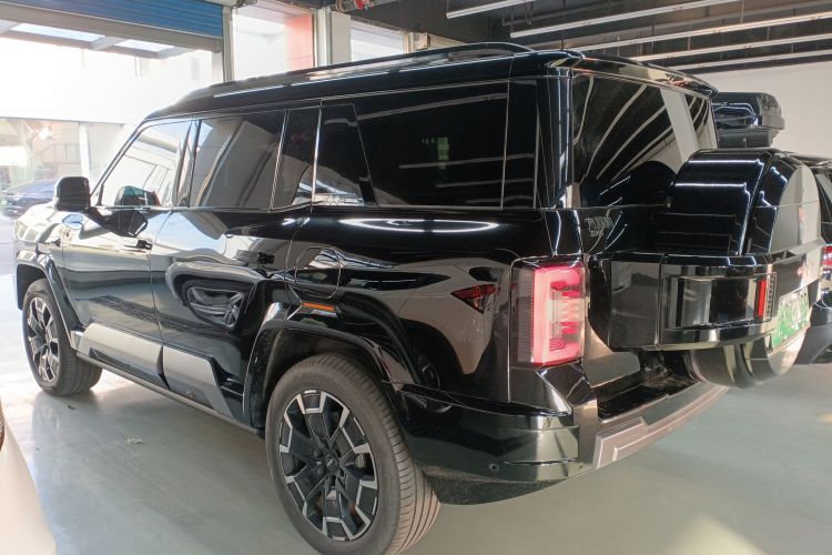 方程豹 豹8 2025款 智勇旗舰版 6座车身外观6003