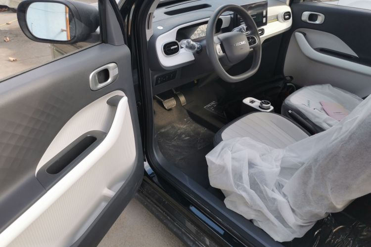 吉利银河 2025款 210km 熊猫卡丁中控内饰19