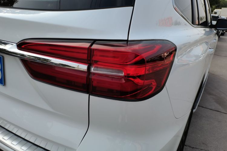 荣威RX8 2018款 30T 智联网两驱至尊版车身外观6006