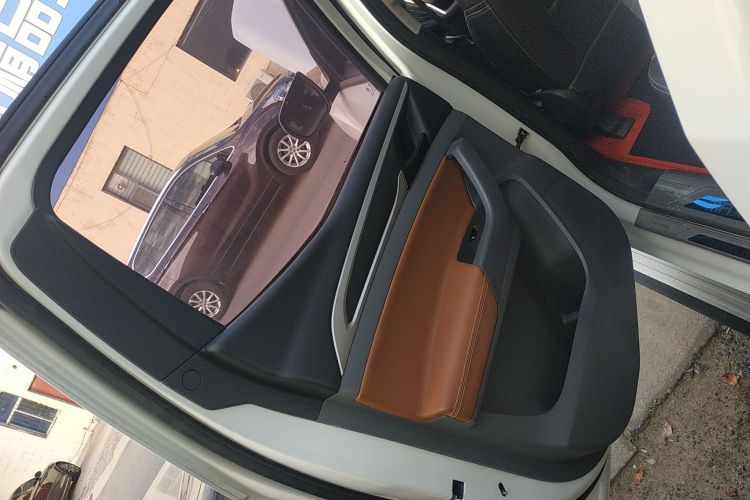 上汽大通MAXUS 大通T70 2019款 2.0T柴油自动四驱舒享型标箱高底盘中控内饰7008