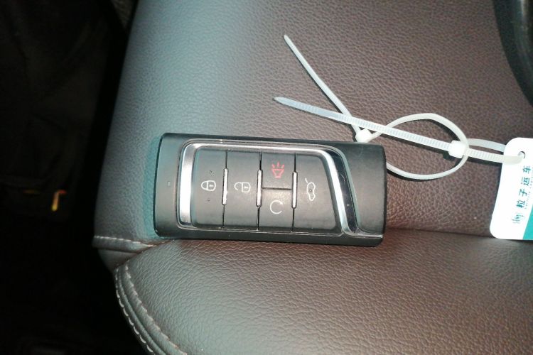 广汽传祺 传祺M6 2019款 270T DCT尊享版（七座）国VI中控内饰7001