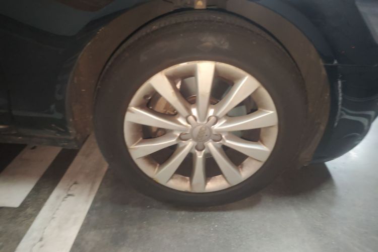 奥迪A6L 2014款 30 FSI 技术型车身外观10