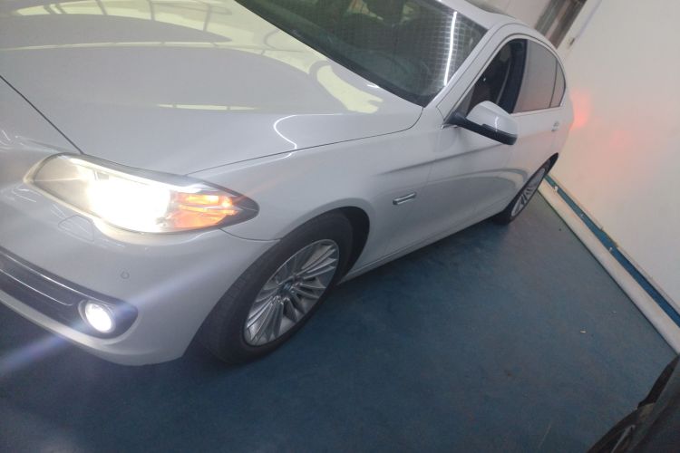 宝马5系 2014款 525Li 领先型车身外观4