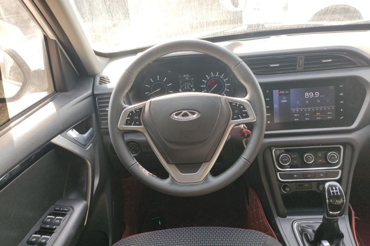 奇瑞 瑞虎3 2016款 1.6L 手动智尚版中控内饰13