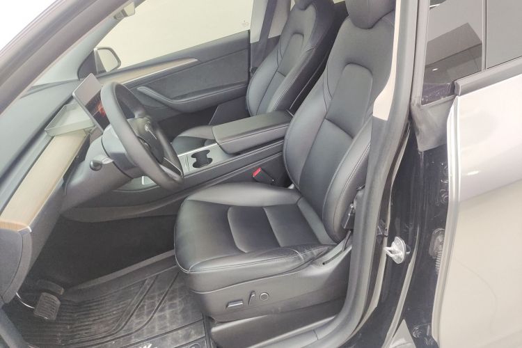 特斯拉 Model Y 2022款 长续航全轮驱动版局部细节19