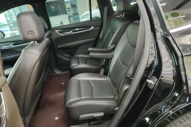 凯迪拉克XT6 2021款 2.0T 六座四驱豪华型中控内饰21