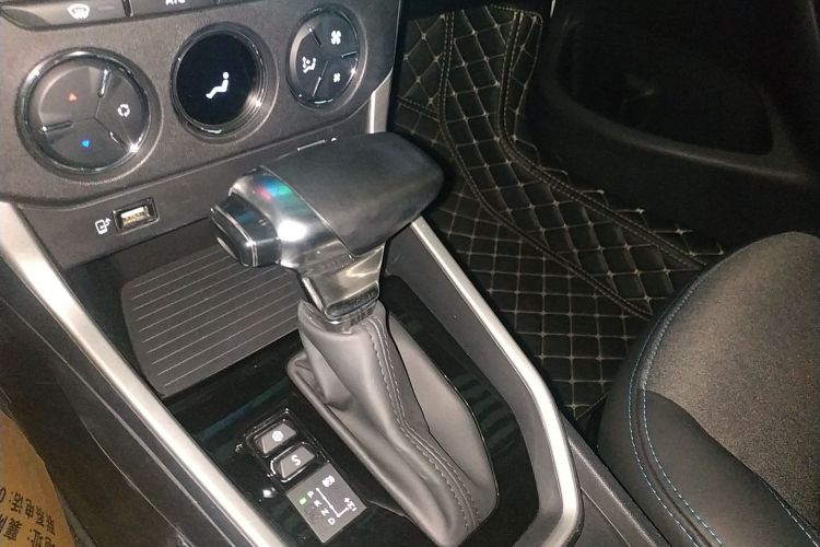 雪铁龙C3-XR 2021款 190THP DCT致尚版中控内饰18