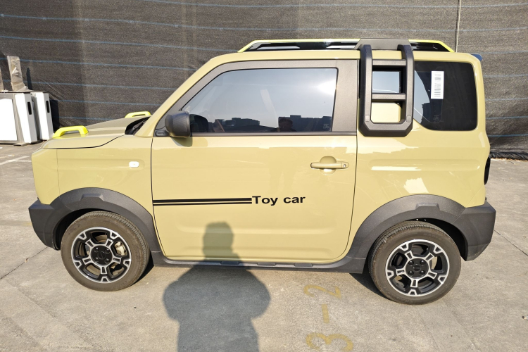 吉利银河 2025款 210km 熊猫骑士车身外观4