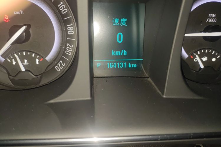 别克GL8 2017款 25S 豪华型 国V中控内饰15