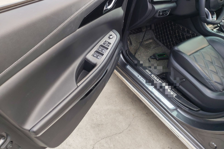 长安 锐程CC 2022款 蓝鲸版 1.5T DCT豪华型中控内饰20