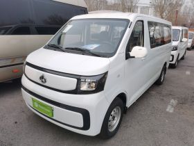 长安凯程 长安睿行EM80 2025款 客运版 舒适型 6座 260km 背掀门 60kW