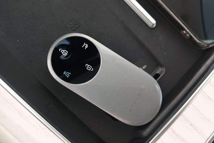 鸿蒙智行 享界S9 2024款 纯电 Ultra 四驱旗舰版中控内饰7001