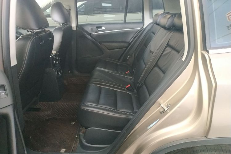 大众 途观 2016款 300TSI 自动两驱舒适版中控内饰7004