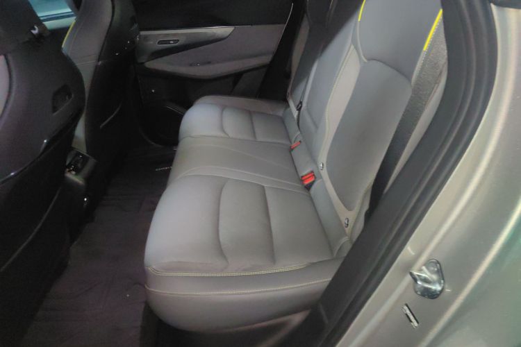 领克08 EM-P 2025款 120km 长续航Halo中控内饰21