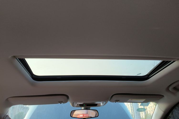 别克 君威 2020款 552T 豪华型中控内饰22