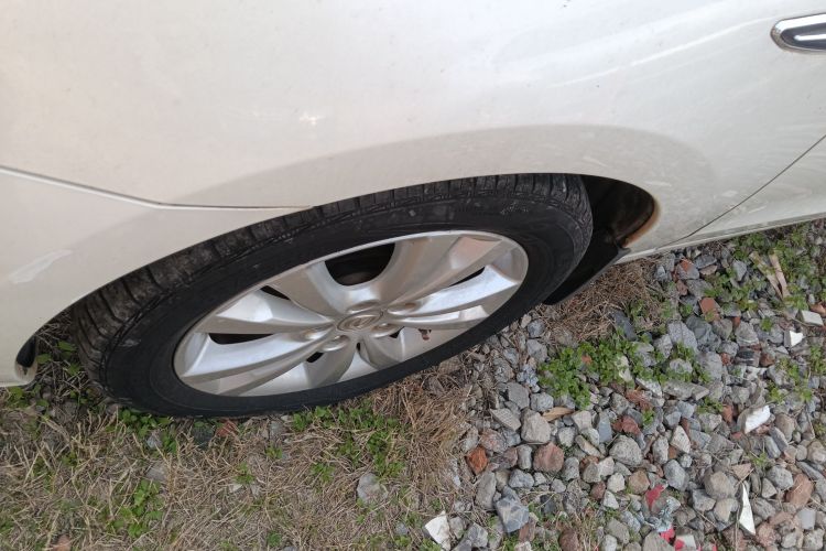 长安 逸动 2014款 1.6L 自动豪华型车身外观6007