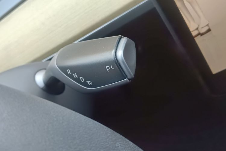 特斯拉 Model Y 2022款 改款 后轮驱动版中控内饰18