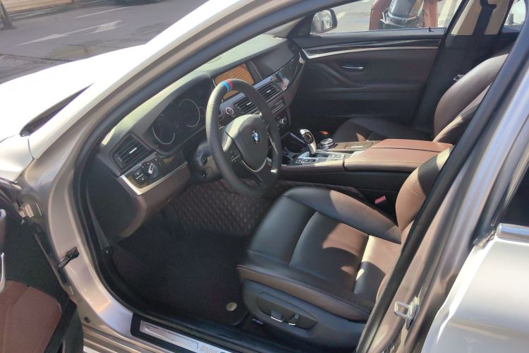 宝马5系 2017款 525Li 豪华设计套装局部细节19