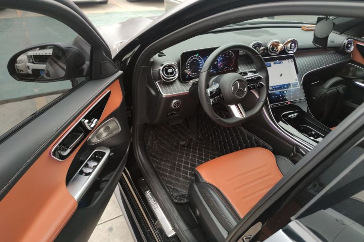 奔驰C级 2022款 改款 C 260 L 运动版中控内饰7003