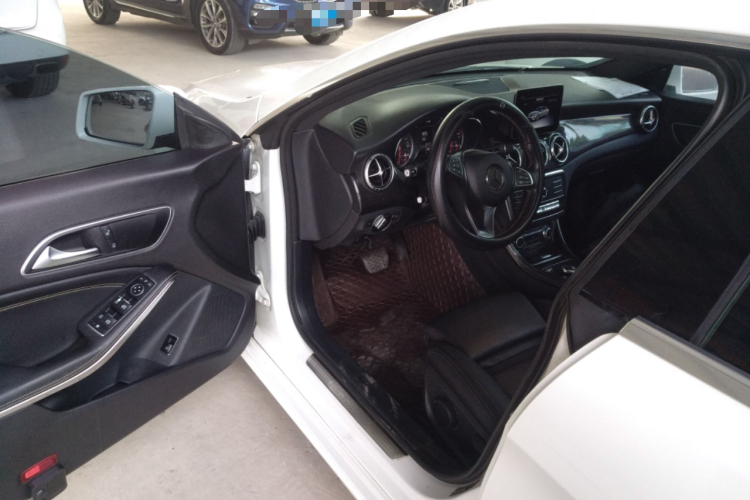 奔驰CLA 2018款 CLA 200 动感型中控内饰7003