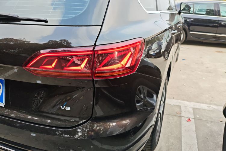 大众 途锐 2020款 3.0TSI 锐享版 国VI车身外观9