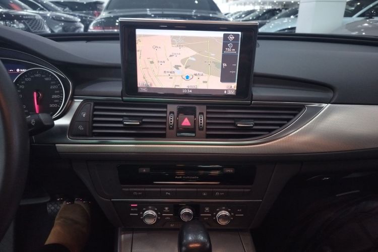 奥迪A6L 2018款 30周年年型 35 TFSI 时尚型中控内饰16