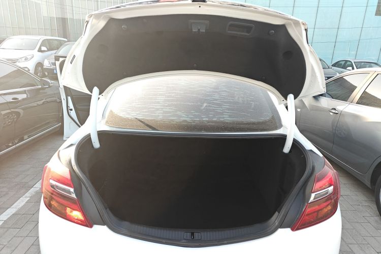 别克 君威 2015款 1.6T 领先技术型机舱底盘23