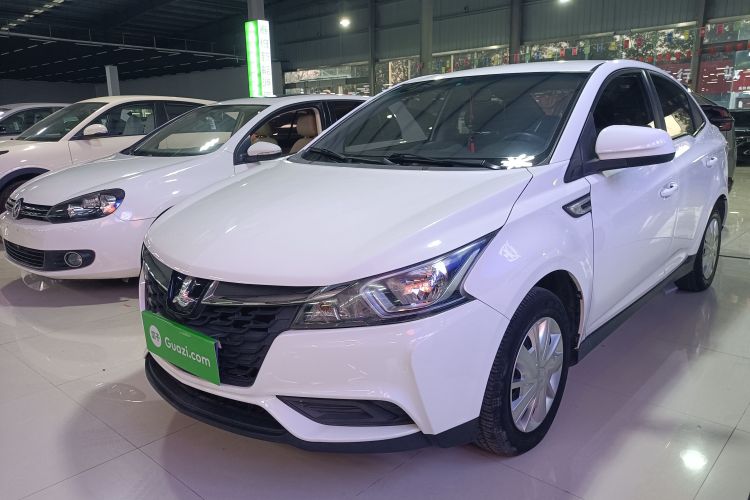 纳智捷 锐3 2016款 1.6L 手动智享型车身外观1