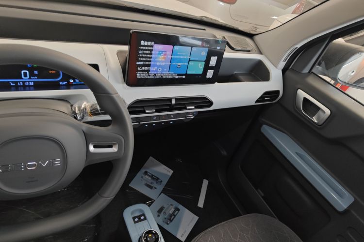 吉利银河 2024款 熊猫mini 200km 耐力熊中控内饰16