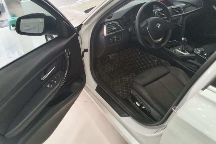 宝马3系 2019款 320Li 时尚型中控内饰20