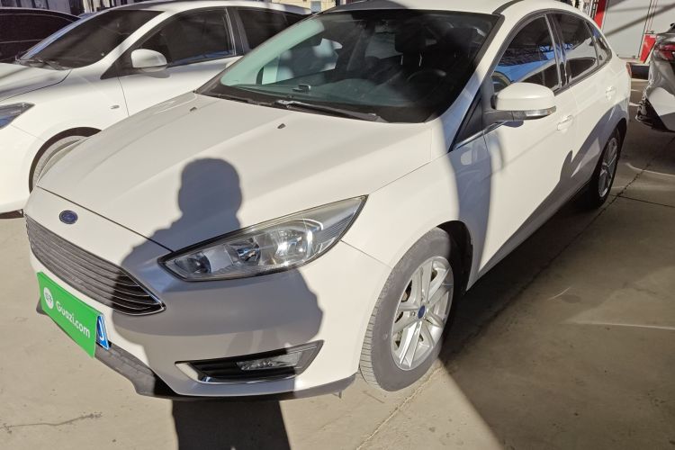 福特 福克斯 2015款 三厢 EcoBoost 180 自动精英型车身外观1