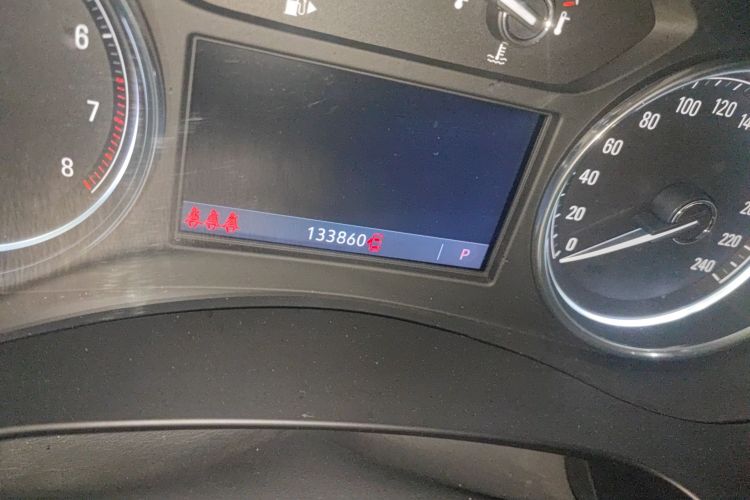 别克 君越 2019款 28T 豪华型中控内饰15